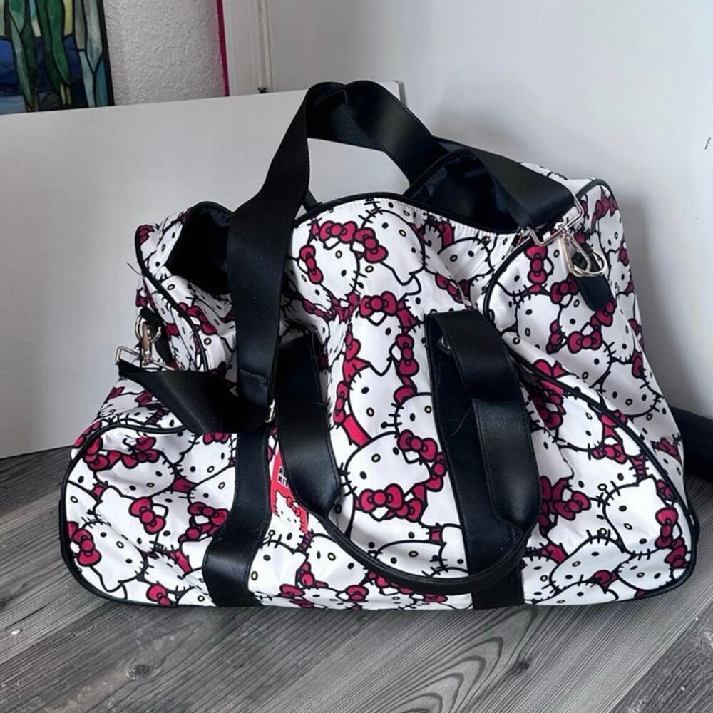 sanrio hello kitty large rolling duffle bag suitcase